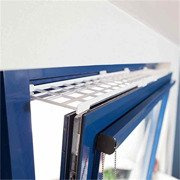 Krata zabezpieczajaca do okna, góra/dół, 75–125 × 16 cm, biała